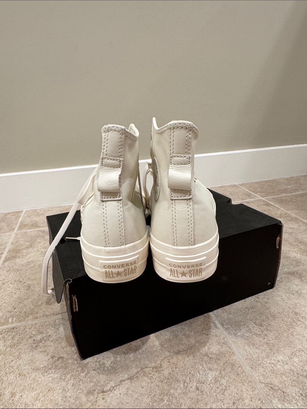 Converse leather High Top Platform Sneakers in Cream - Picture 2 of 5